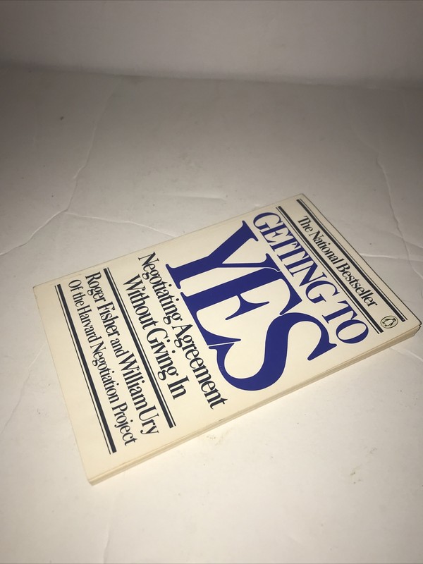 Getting to Yes: Negotiating Agreement Without Giving In - Paperback - GOOD gallery