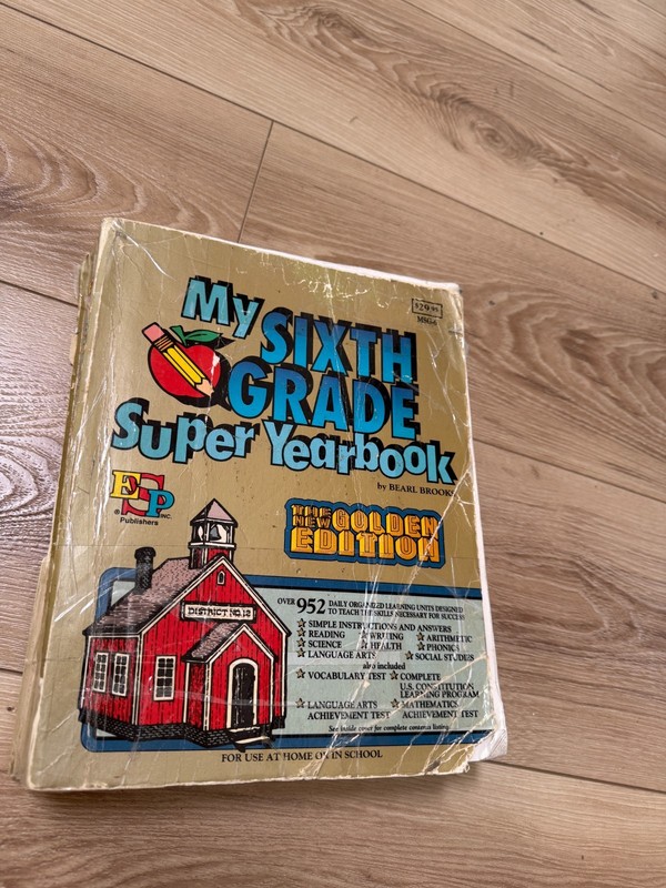 My Yearbook Ser.: My Sixth Grade Yearbook by Bearl Brooks (Hardcover)
