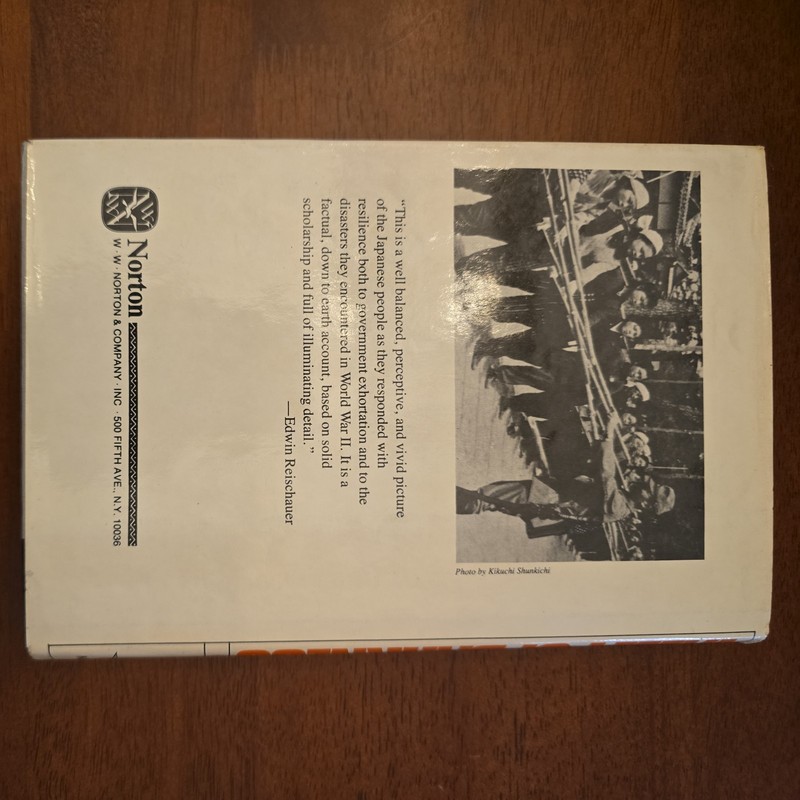 VALLEY OF DARKNESS By Thomas R H Havens - 1978 Hardcover Dust Jacket FE gallery