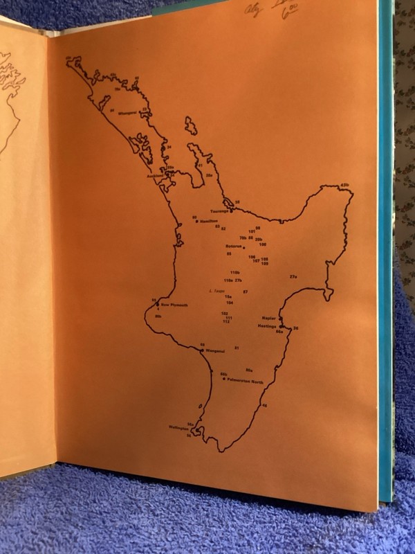 Book “ The Beauty Of New Zealand “ Robin Smith Warren Jacob’s gallery