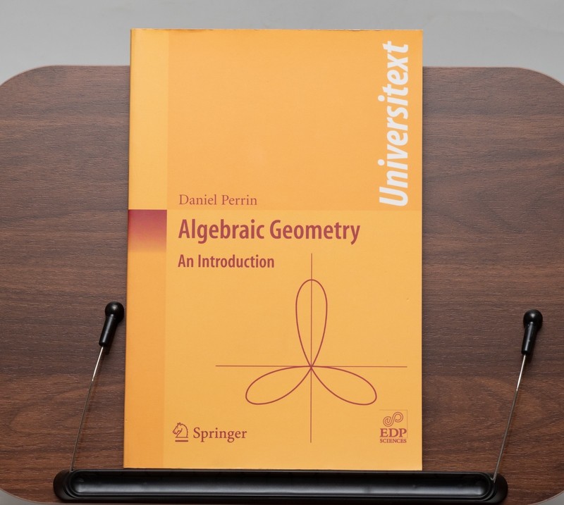 Universitext Ser.: Algebraic Geometry : An Introduction by Daniel Perrin (2008)