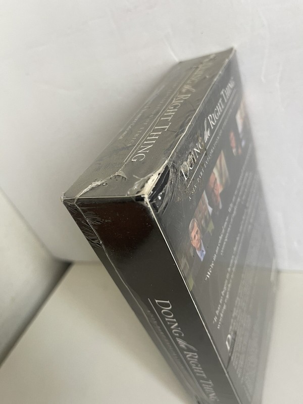 Doing the Right Thing Group Study Kit Six-part Exploration Ethics DVDs & Guide gallery