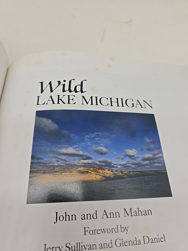 Signed, Wild Lake Michigan by Ann and John Mahan (1991, Hardcover), DJ gallery