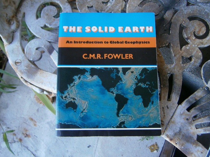 The Solid Earth: An Introduction to Global Geophysics